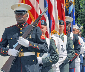 soldiers-with-flags